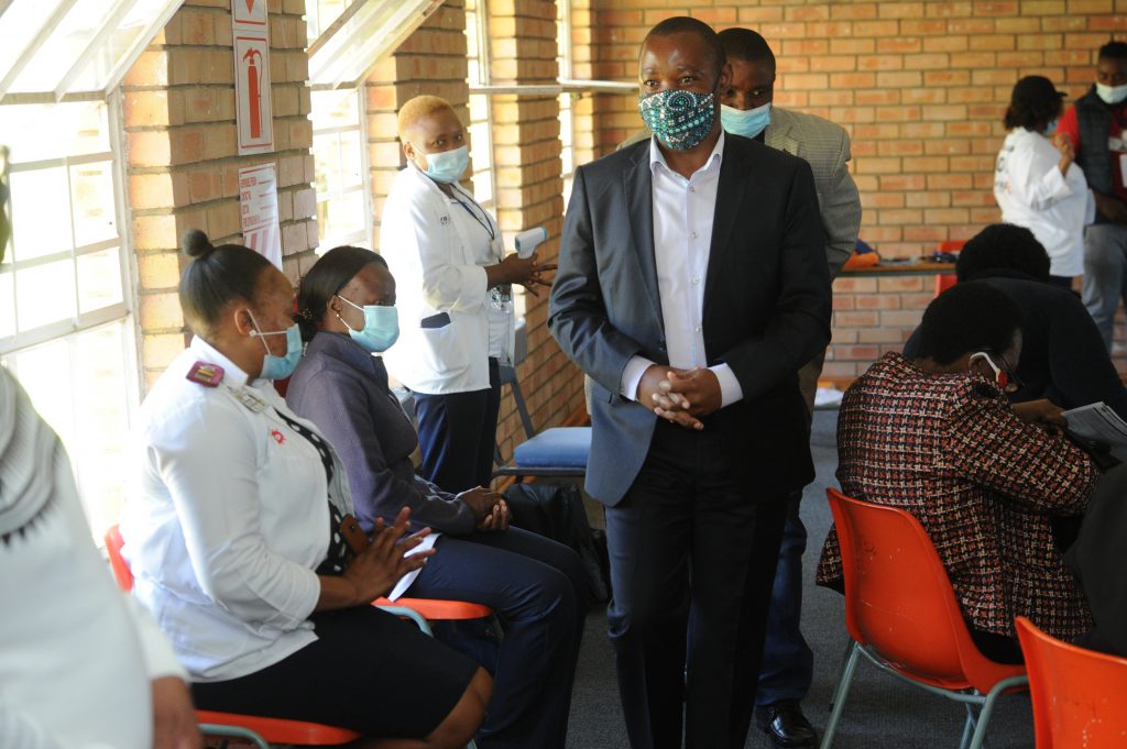 GSDM EXECUTIVE MAYOR MUZI CHIRWA AND DELEGATION MONITORING THE PROCESSES AT THE SMT