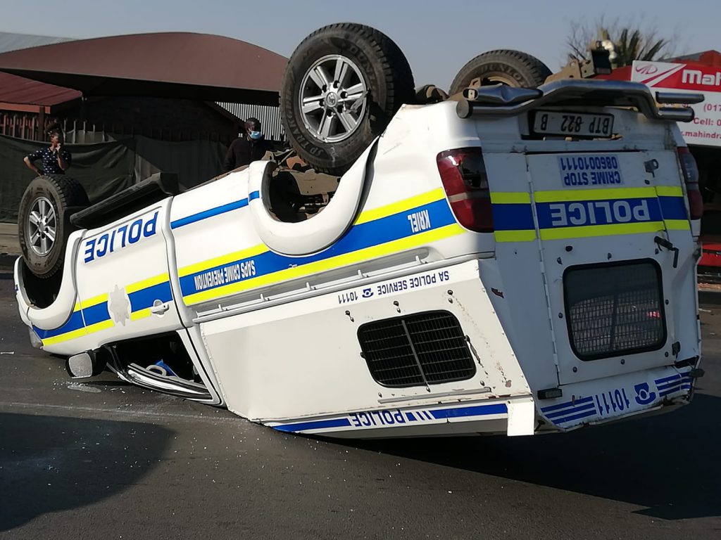 Traumatising accident involving SAPS vehicle on N 17