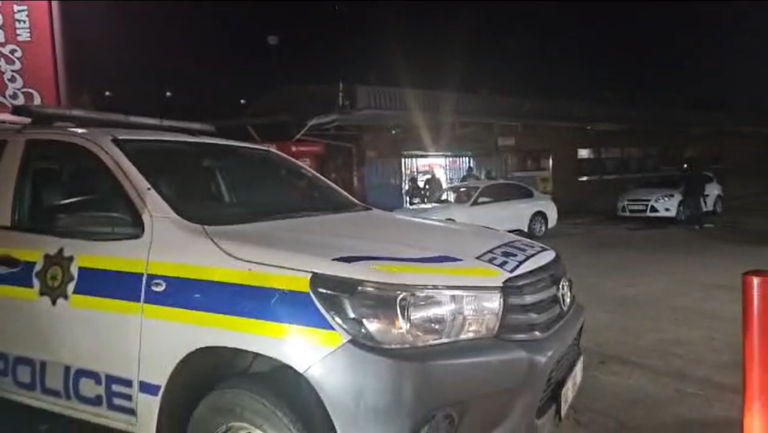 Two Suspects Arrested Following Armed Robbery and Shootout with Police – Officer Injured Two Suspects Arrested Following Armed Robbery and Shootout with Police – Officer Injured